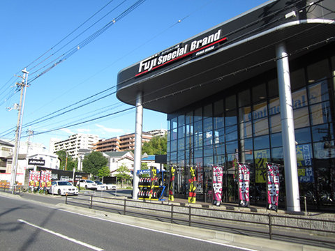 大阪方面へ走ってる時の店舗外観