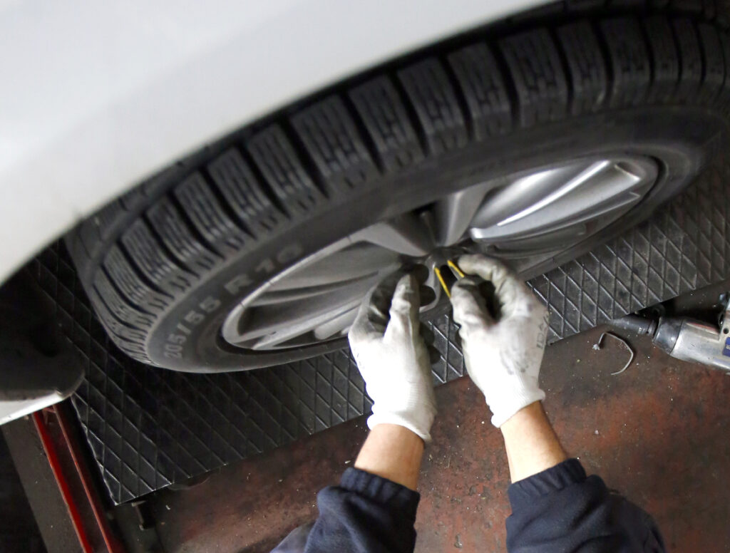 Change the tire