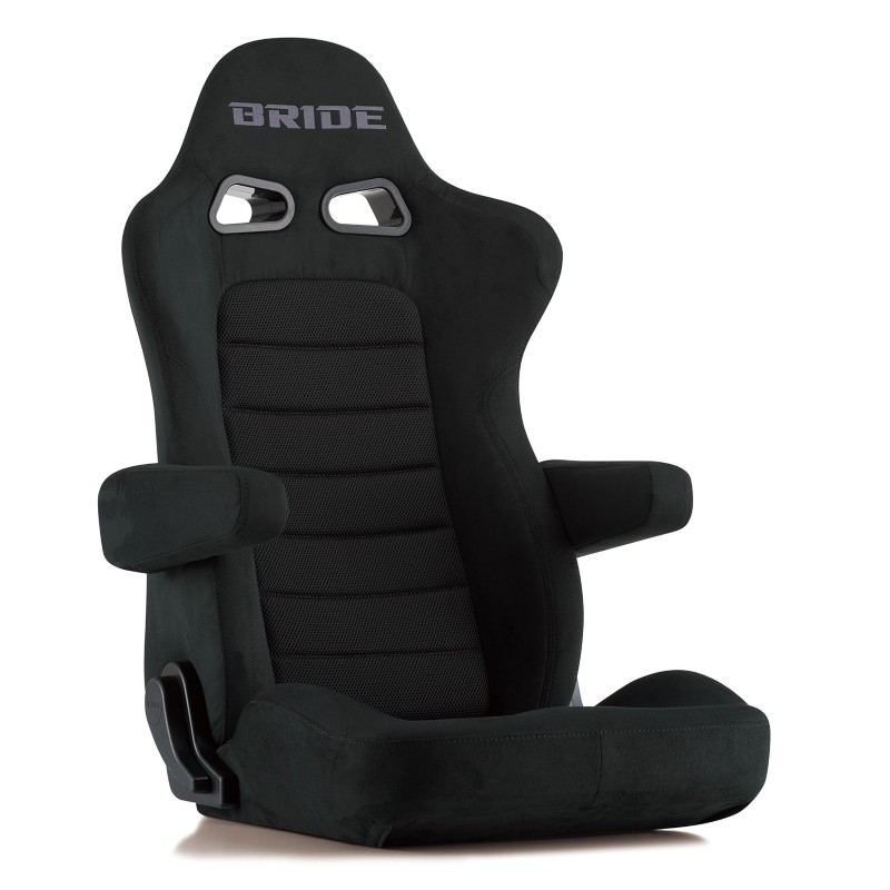 EUROSTERII CRUZ ブラックBE リクライニングシート バックレストに便利なポケットを装備し、ヘッドレスト後面には存在感を示す「BRIDE」の刺繍が入り アームレストは別売になります。 BRIDE
