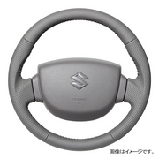 レアル ステアリング オリジナルシリーズ ラウンドシェイプ 品番：EV-LPB-GL 適合：SUZUKI エブリイバン (DA17V) H27(2015).2～、SUZUKI キャリイトラック (DA16T) H25(2013).9～、SUZUKI スーパーキャリイ (DA16T) H25(2013).9～ エアバッグやパドルシフト、スイッチ、カバー類は純正品を再使用してください。ステアリングヒーターには対応しておりません。 REAL 