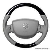 レアル ステアリング オリジナルシリーズ ラウンドシェイプ 品番：EV-PBW-GL 適合：SUZUKI エブリイバン (DA17V) H27(2015).2～、SUZUKI キャリイトラック (DA16T) H25(2013).9～、SUZUKI スーパーキャリイ (DA16T) H25(2013).9～ エアバッグやパドルシフト、スイッチ、カバー類は純正品を再使用してください。ステアリングヒーターには対応しておりません。 REAL 