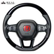 レアル ステアリング オリジナルシリーズ ソフトDシェイプ 品番：FL5-PBW-BK 適合：シビック タイプR (FL5) / CIVIC TYPE R R4(2022).9～、シビック (FL1/4) / CIVIC R3(2021).9～ 純正パーツ、純正エアバッグ、純正パドルシフト対応。純正ステアリングがステアリングヒーター付きの場合、この商品に交換するとステアリングヒーターは作動しません。 REAL 