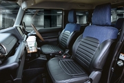 アーバングレイス シートカバー ジムニー JB64 デニム＆ブラック 全席セット メーカー名：BEYOND JAPAN 対応車種：ジムニー JB64W/ジムニーシエラ JB74W  グレードXC/XL/JC/JL 素材 　ブラック部分：PVCレザー製 　デニム部分：デニム 備考：グレードXG不可    BEYOND 