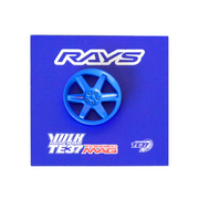 TE37 30TH RAYS x LEEN CUSTOMSコラボ ピンバッジ TE37MAG TE37SAGA S+ 本体サイズ: 約30mm × 30mm 製法：ソフトエナメル  金属仕上げ：ブラックダイメタル ダブルブラックラバーピンクラッチ RAYS 